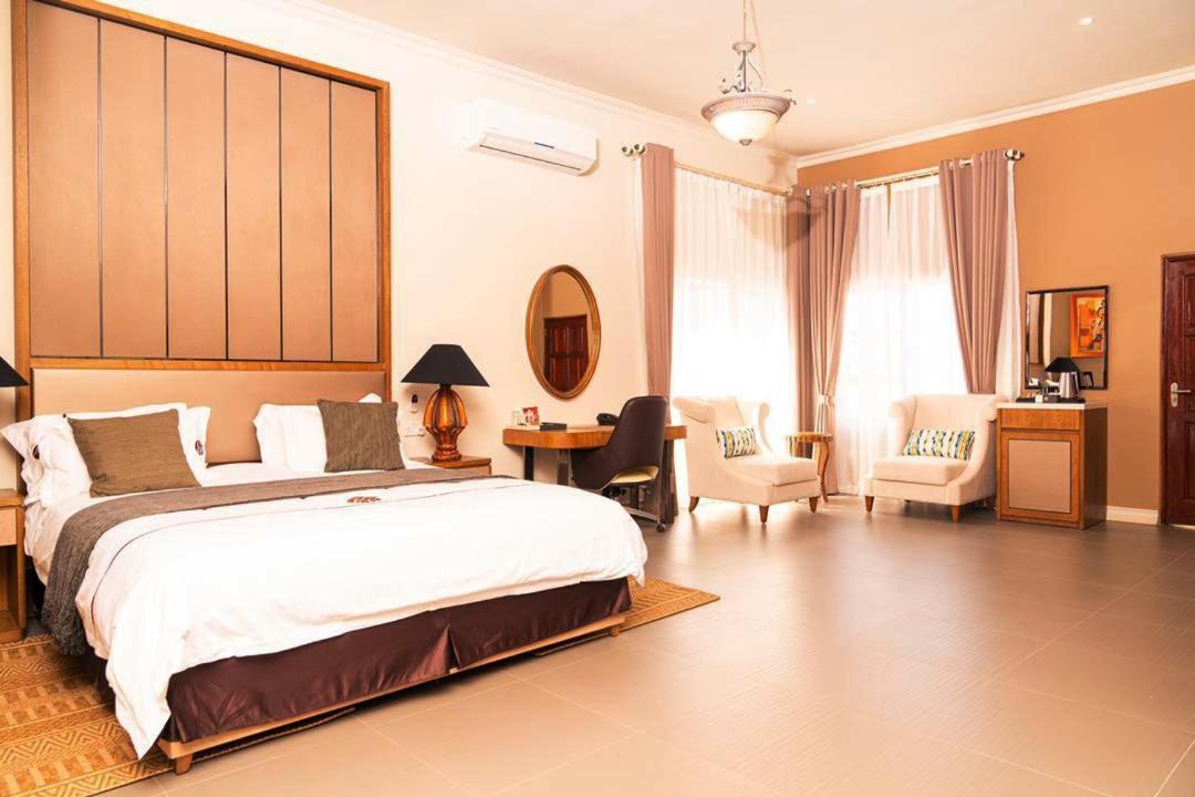 Ezulwini Villa Hotel Хараре Экстерьер фото